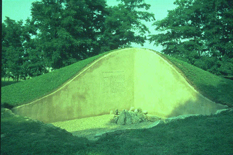 Stilisierte Rekonstruktion des Hügel 1 im Freilichtmuseum Siegendorf