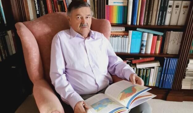 Prof. Mag. Michael Floiger